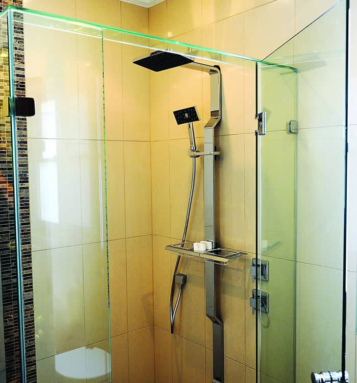 cat-shower-screens-and-mirrors